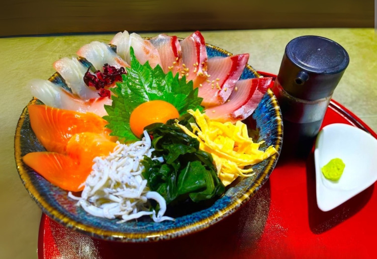 ▼淡路海鮮丼